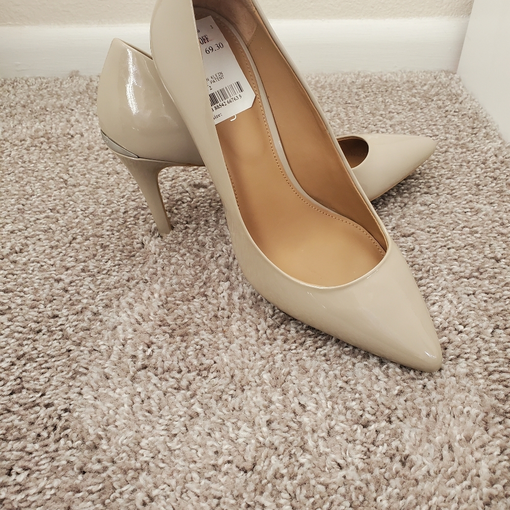 Calvin Klein nude pumps